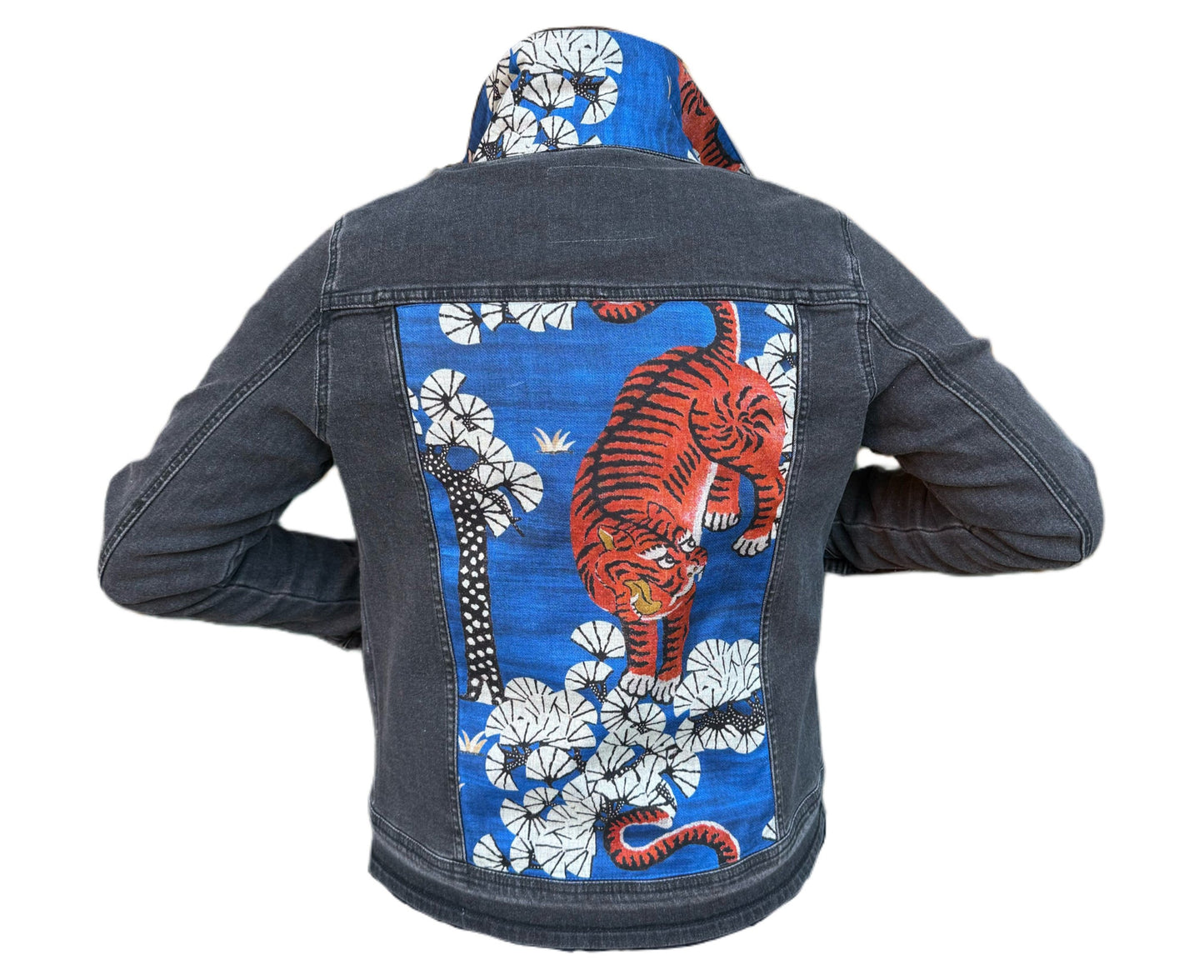 Authentic Gucci Scarf Tiger Jacket